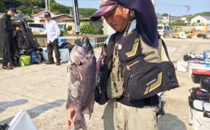 底物とイサキ釣果