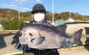 初釣り、良型続出（クロ・イシダイ）釣果