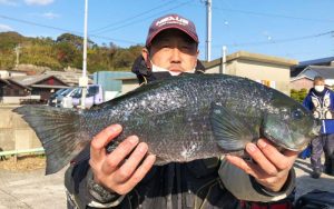 初釣り、良型続出（クロ・イシダイ）釣果