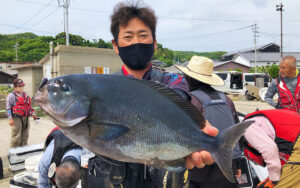 梅雨グロ・底物イシダイ好釣果！